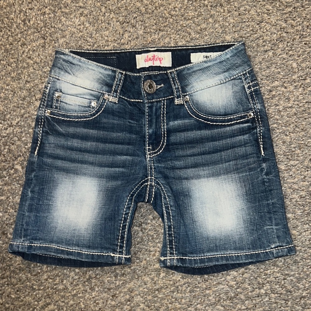 Girls Daytrip shorts. 14
